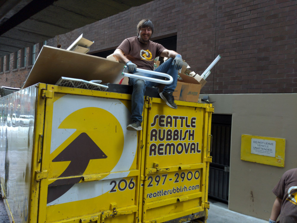Seattle Rubbish Removal crew and truck handling same day junk removal